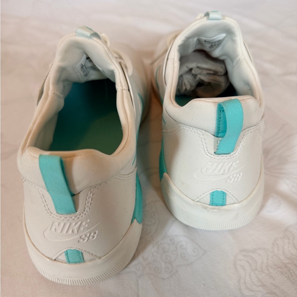 Nike SB White and Aqua Sneakers - Picture 3 of 7